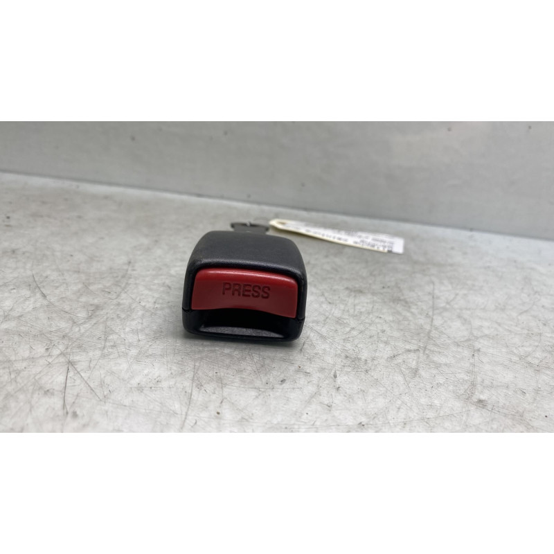 Attache ceinture avant gauche NISSAN ALMERA 2 Photo n°4