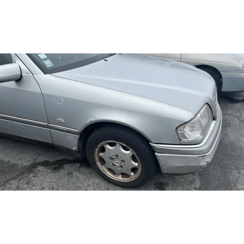 Calandre MERCEDES CLASSE C 202 Photo n°15