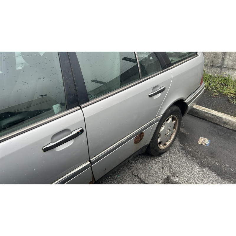 Calandre MERCEDES CLASSE C 202 Photo n°16