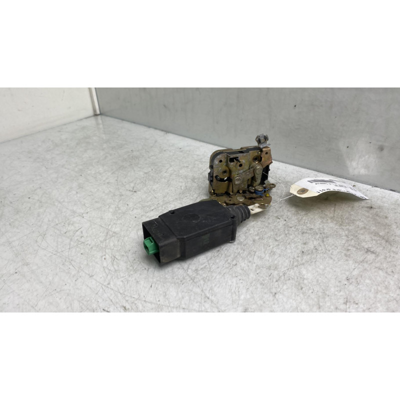 Serrure arriere droit VOLVO S 40 1 Photo n°3