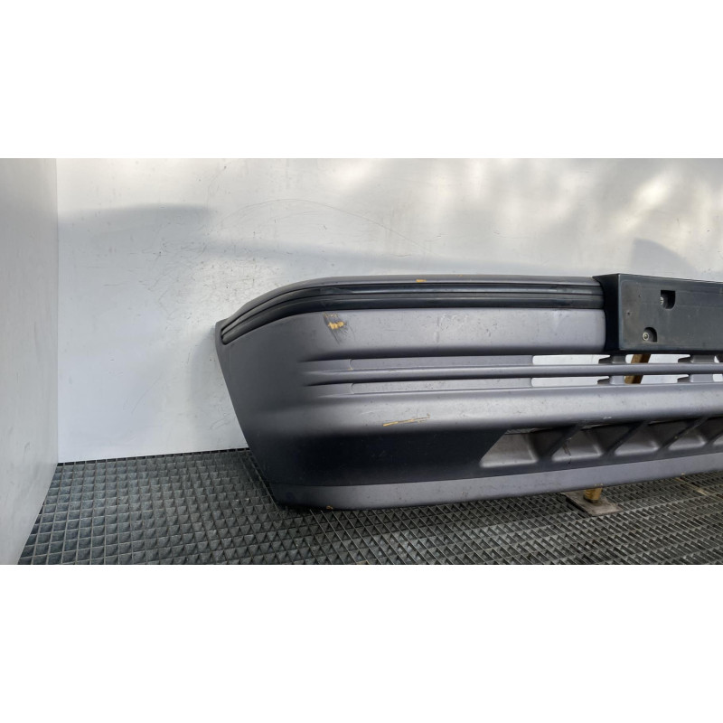 Pare choc avant CHRYSLER VOYAGER 2 Photo n°4