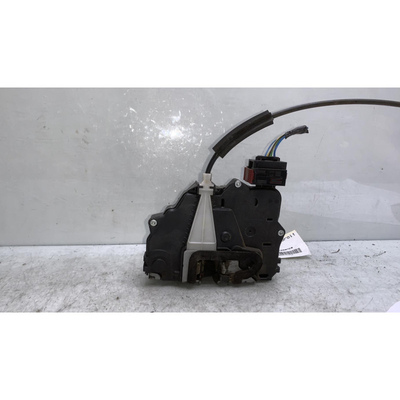 Serrure avant droit FIAT GRANDE PUNTO Photo n°1
