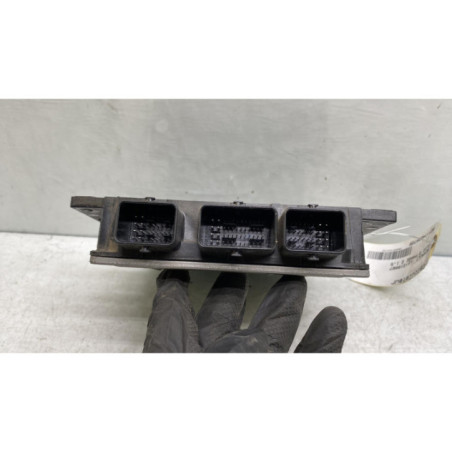 Calculateur moteur RENAULT CLIO 3
