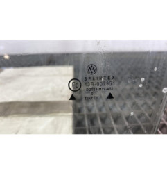 Vitre avant gauche VOLKSWAGEN GOLF 4