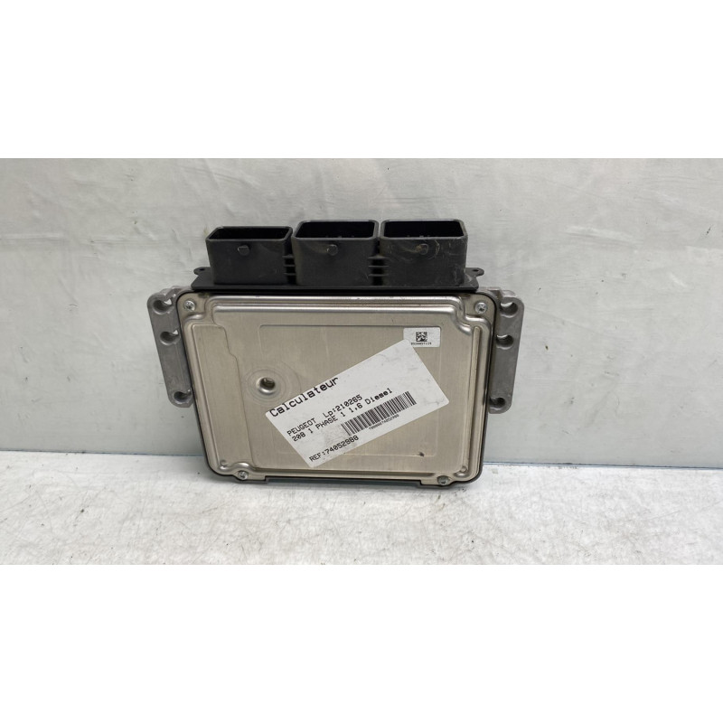 Calculateur moteur PEUGEOT 208 1 Photo n°2