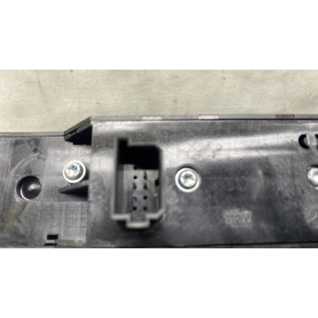 Interrupteur de leve vitre avant droit MERCEDES VITO 639