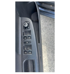 Pretensionneur de ceinture avant gauche VOLKSWAGEN GOLF 5