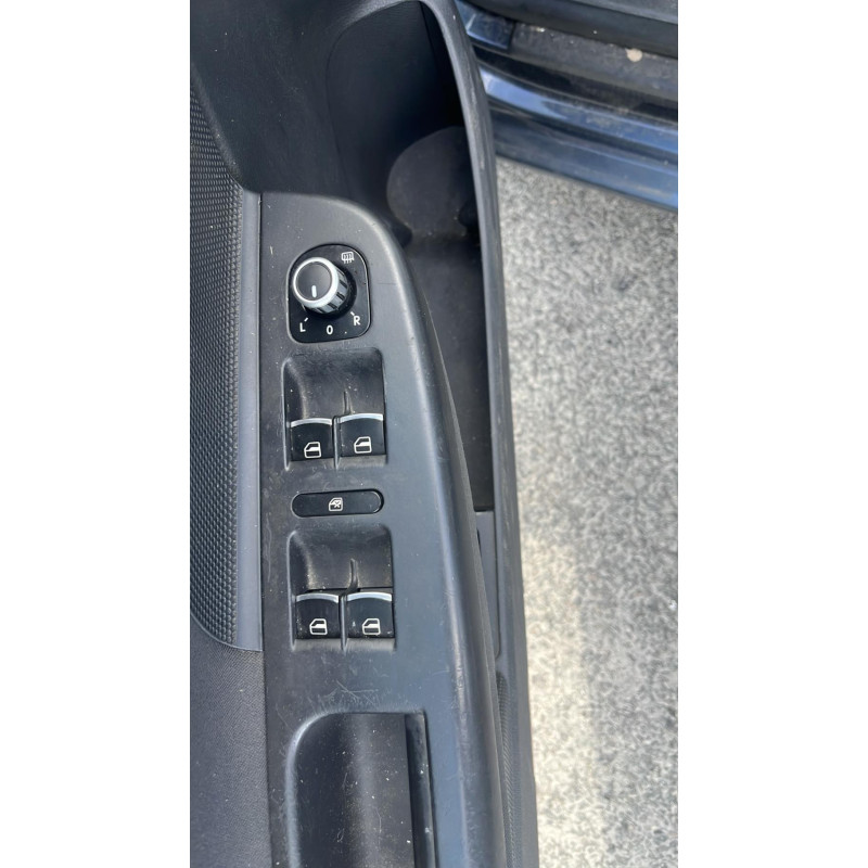 Pretensionneur de ceinture avant gauche VOLKSWAGEN GOLF 5 Photo n°6