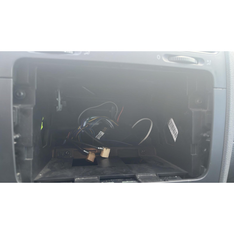 Pretensionneur de ceinture avant gauche VOLKSWAGEN GOLF 5 Photo n°14