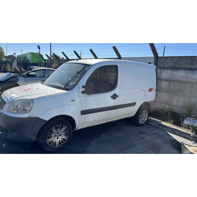 Capot FIAT DOBLO 1 Photo n°19