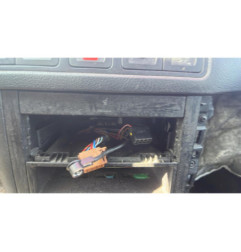 Serrure avant droit VOLKSWAGEN GOLF 4