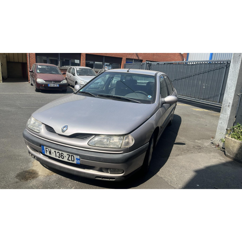 Pare choc avant RENAULT LAGUNA 1 Photo n°8