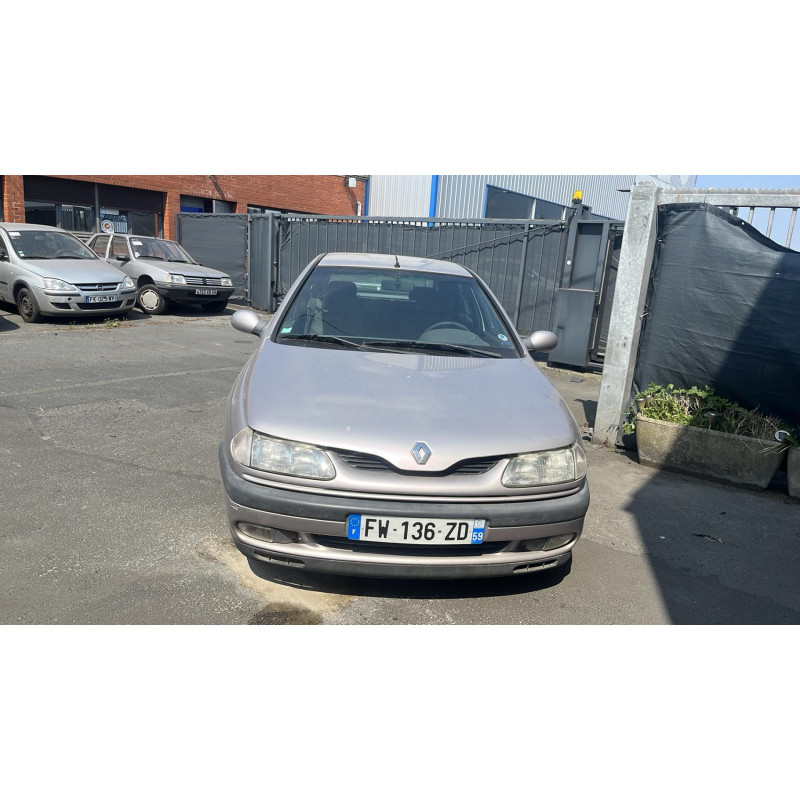 Pare choc avant RENAULT LAGUNA 1 Photo n°15