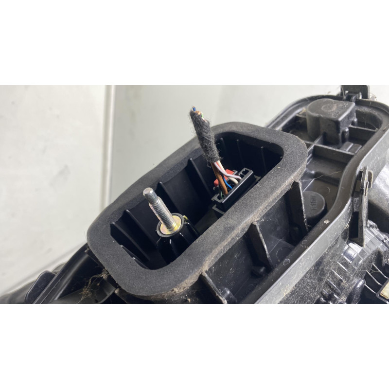 Feu arriere principal droit (feux) VOLKSWAGEN UP Photo n°3