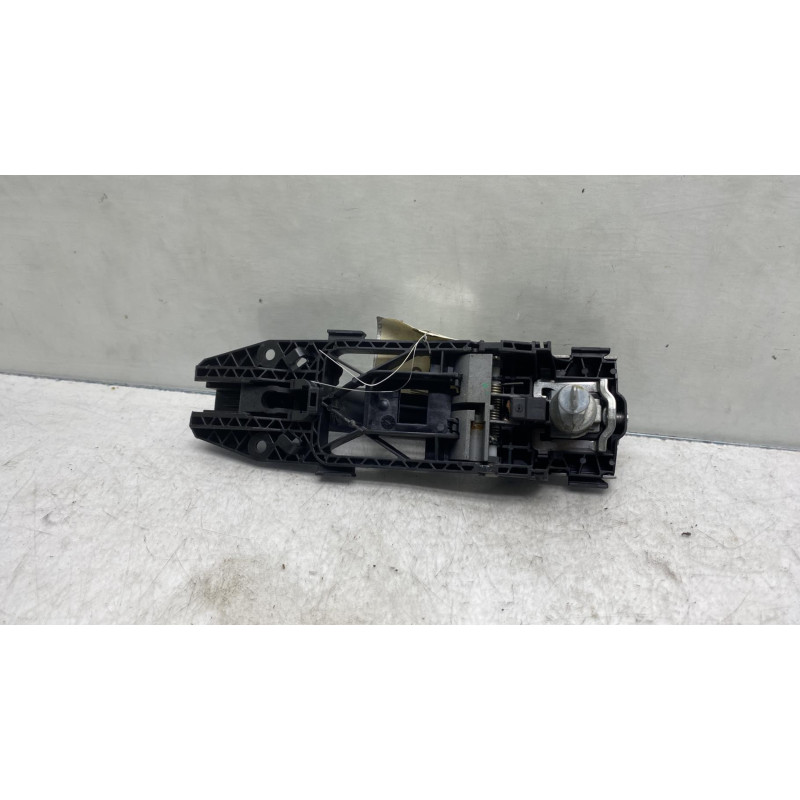 Poignee porte avant gauche VOLKSWAGEN UP Photo n°1