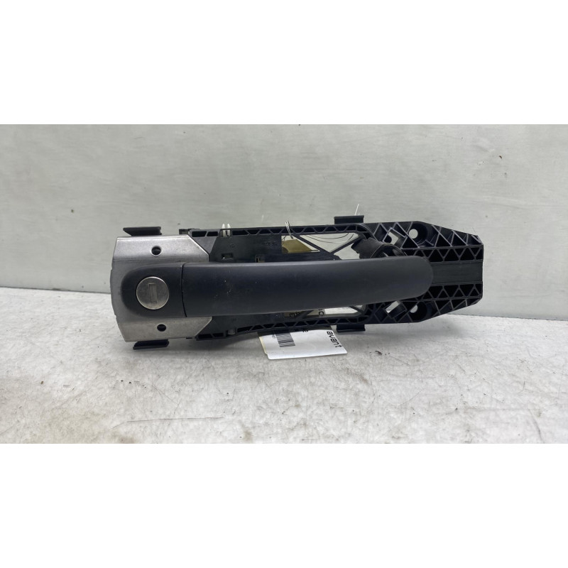 Poignee porte avant gauche VOLKSWAGEN UP Photo n°4