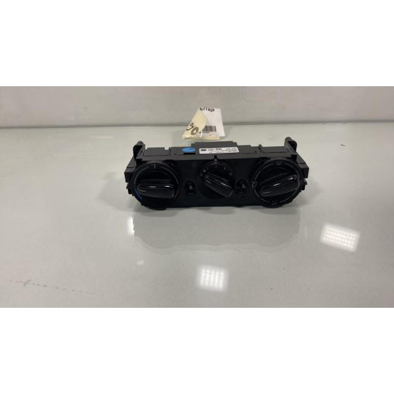 Commande chauffage VOLKSWAGEN UP Photo n°1