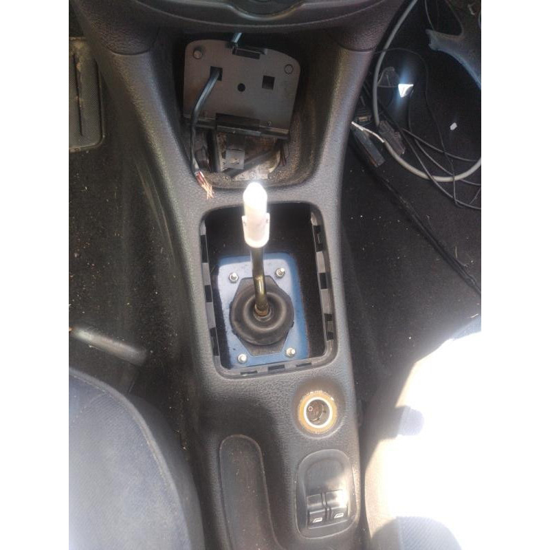 Pretensionneur de ceinture avant droit PEUGEOT 206 Photo n°6