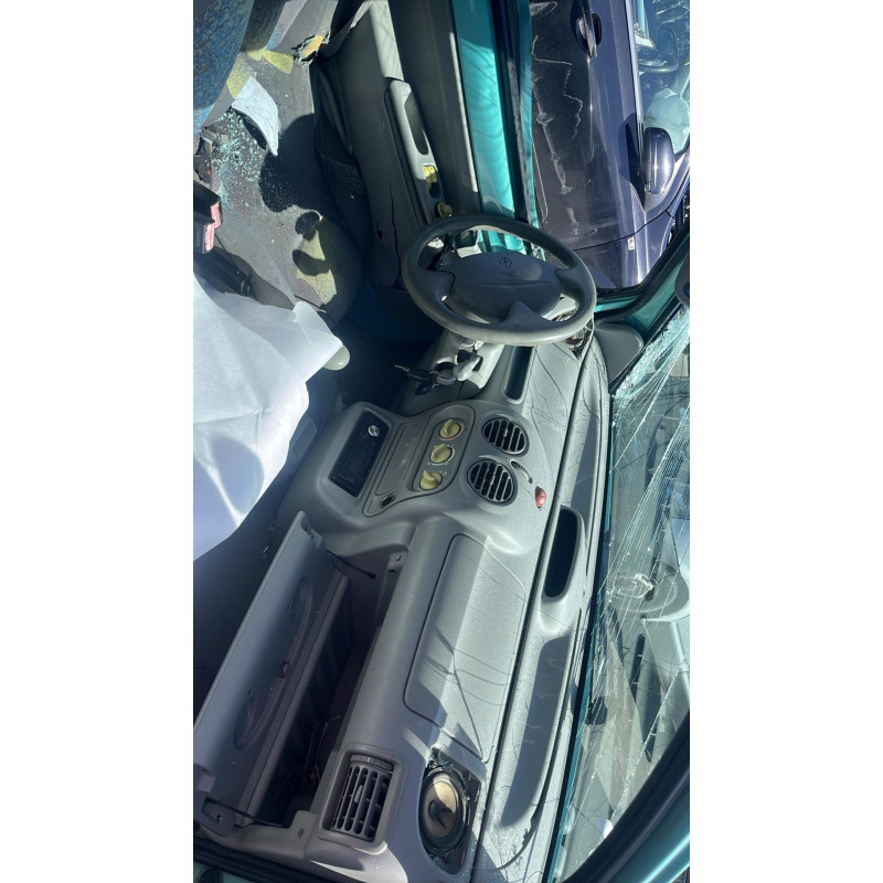 Pare choc avant RENAULT TWINGO 1 Photo n°9