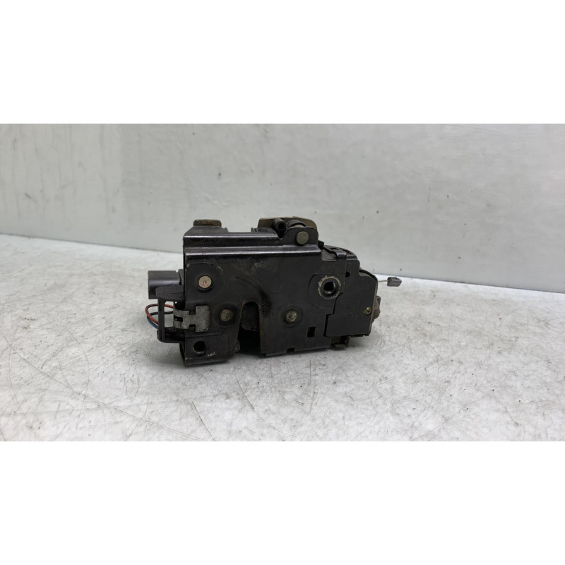 Serrure avant gauche VOLKSWAGEN NEW BEETLE 1 Photo n°3