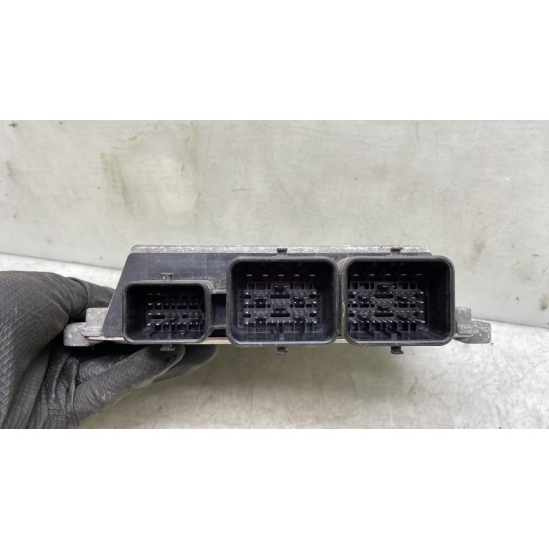 Calculateur moteur PEUGEOT 208 1 Photo n°1