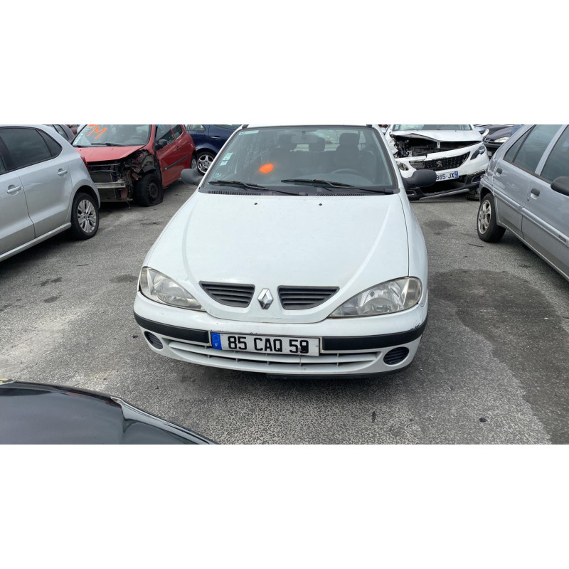 Pare choc arriere RENAULT MEGANE 1 Photo n°8