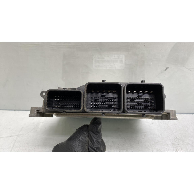 Calculateur moteur FORD FIESTA 6 Photo n°4