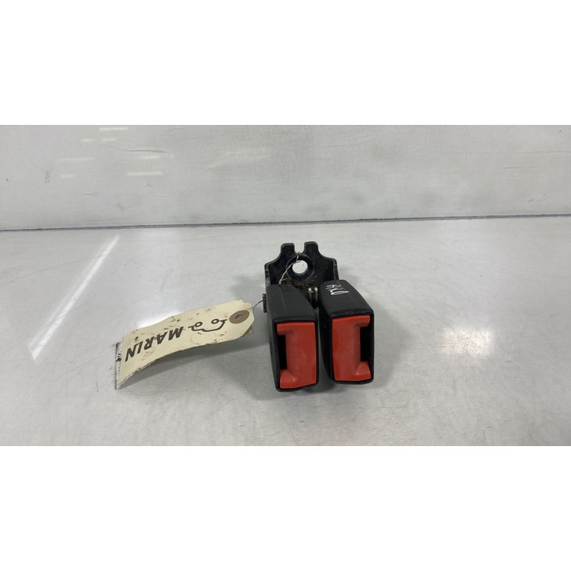 Attache ceinture arriere droit FORD FOCUS 3 Photo n°1