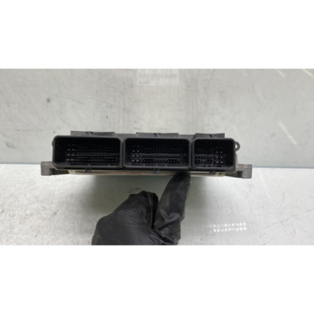 Calculateur moteur RENAULT TRAFIC 2 Photo n°1