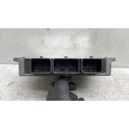 Calculateur moteur PEUGEOT 206