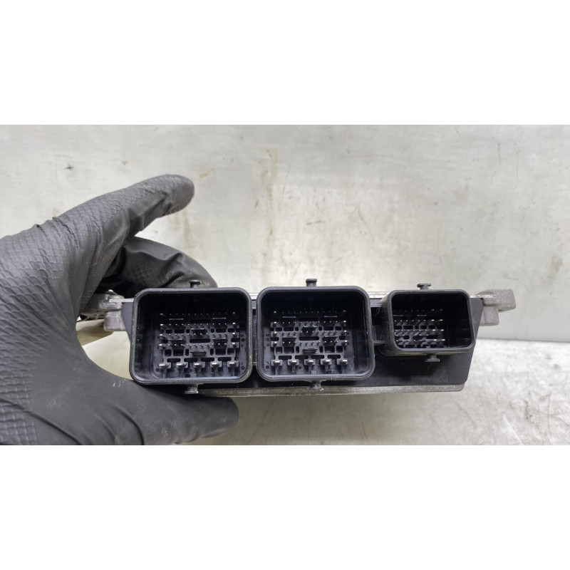 Calculateur moteur PEUGEOT 2008 1 Photo n°4