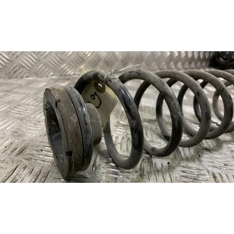 Ressort de suspension arriere droit VOLKSWAGEN POLO 5 Photo n°2