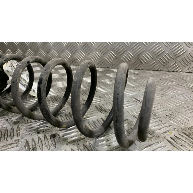 Ressort de suspension arriere droit VOLKSWAGEN POLO 5 Photo n°3