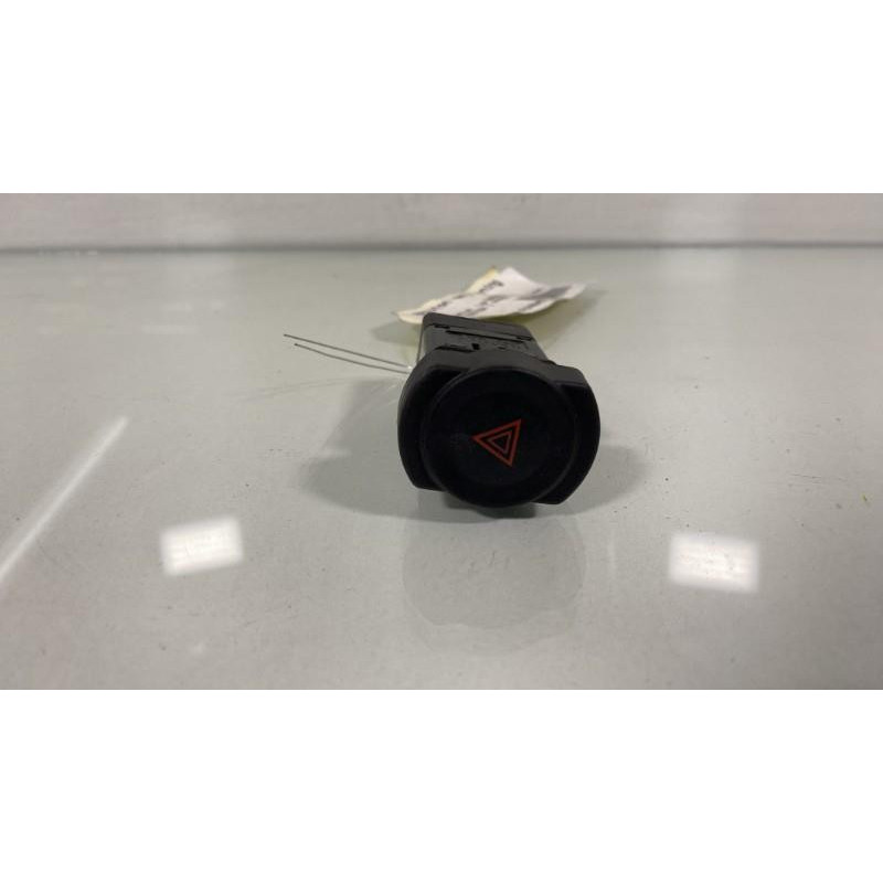 Bouton de warning DACIA DUSTER 1 Photo n°2