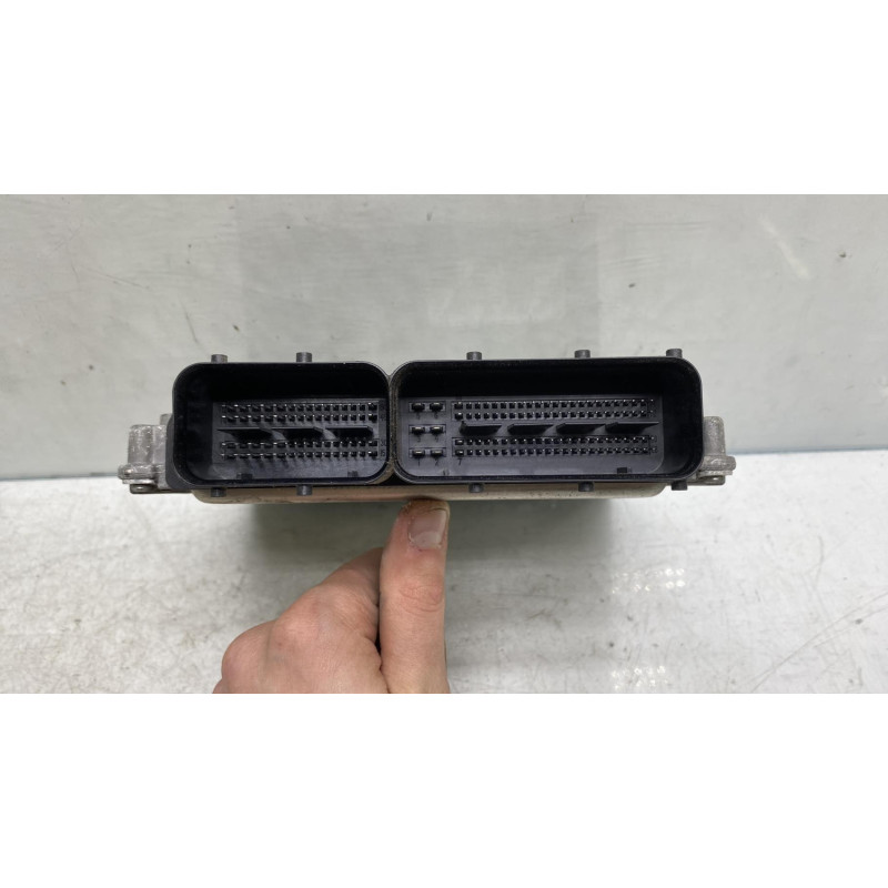 Calculateur moteur SKODA ROOMSTER Photo n°4