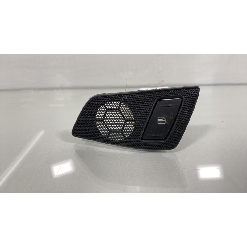 Interrupteur de leve vitre arriere gauche SKODA OCTAVIA 2 Photo n°1