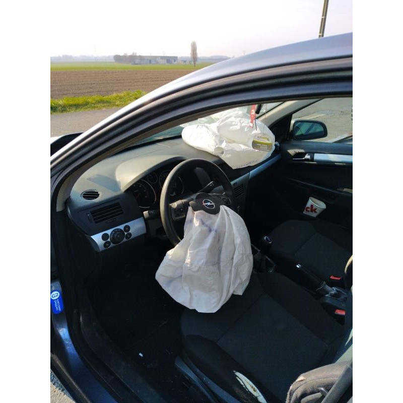 Calculateur moteur OPEL ASTRA H Photo n°9