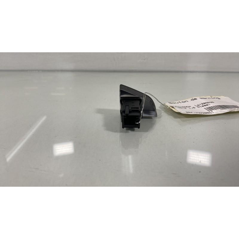 Bouton de warning CITROEN C5 2 Photo n°2