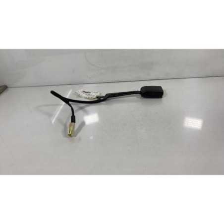 Attache ceinture avant gauche TOYOTA YARIS 2