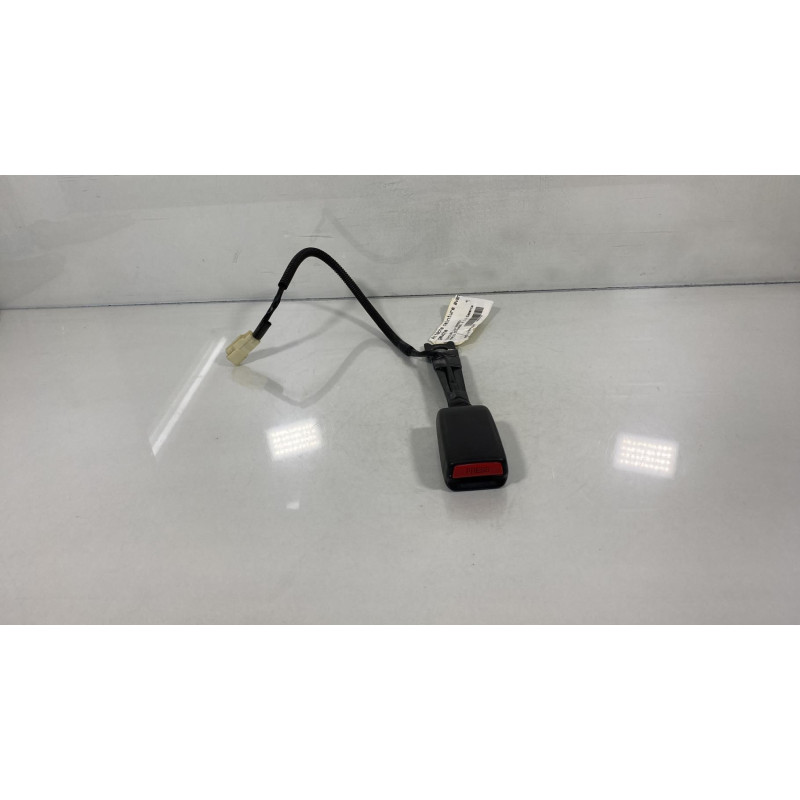 Attache ceinture avant gauche TOYOTA YARIS 2 Photo n°3