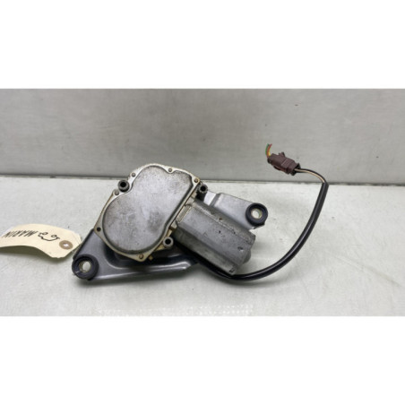 Moteur essuie glace arriere PEUGEOT 106