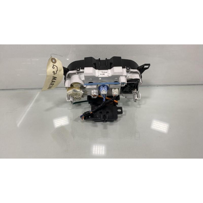 Commande chauffage MAZDA 2 2 Photo n°2