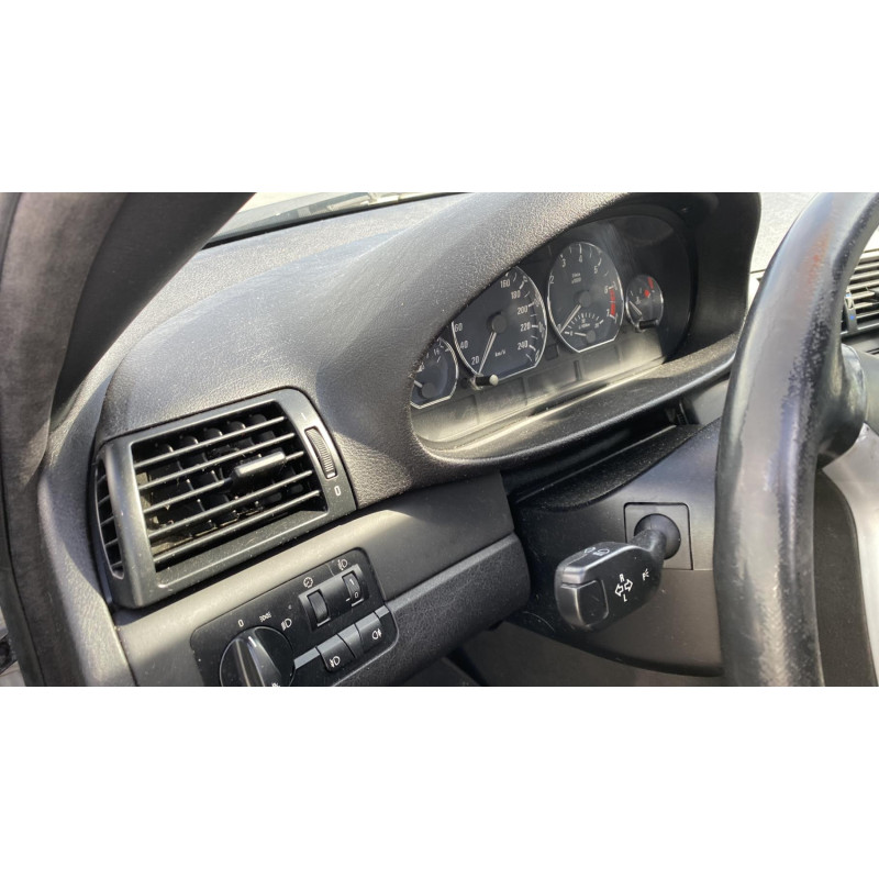 Custode arriere droit BMW SERIE 3 E46 Photo n°20