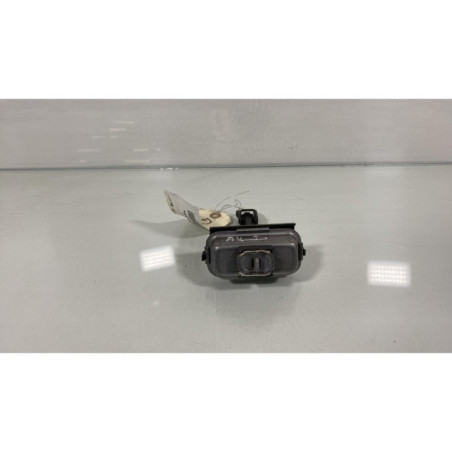 Arret de porte avant droit PEUGEOT 208 1
