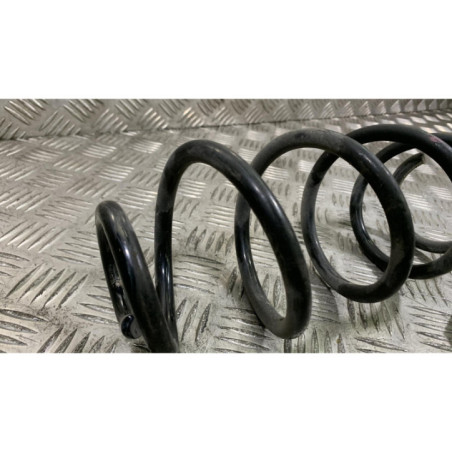 Ressort de suspension arriere droit RENAULT CLIO 5 Photo n°1