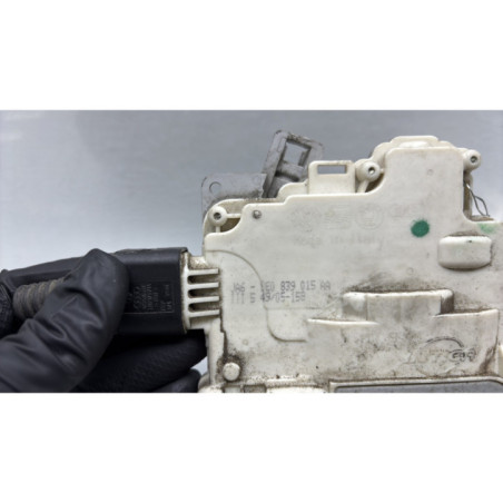 Serrure arriere gauche AUDI A4 2