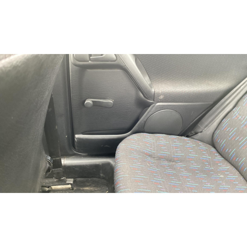 Vitre arriere gauche VOLKSWAGEN GOLF 3 Photo n°15