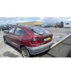 Serrure avant droit RENAULT MEGANE 1