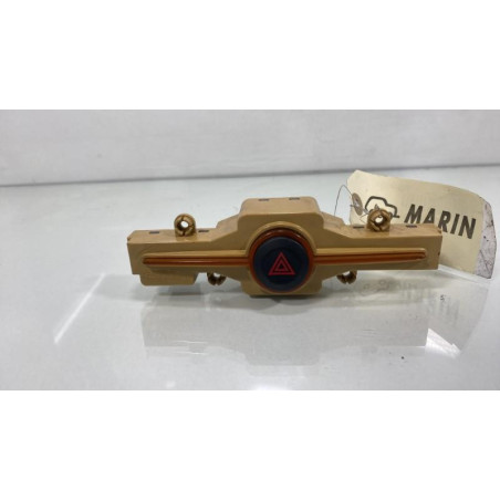 Bouton de warning KIA CARENS 3 Photo n°1