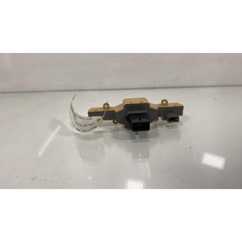 Bouton de warning KIA CARENS 3 Photo n°3